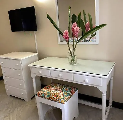Lush Tropical Located In A 4-star Apartment *